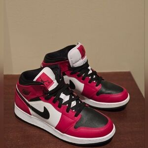 AIR JORDAN 1 MID RISE